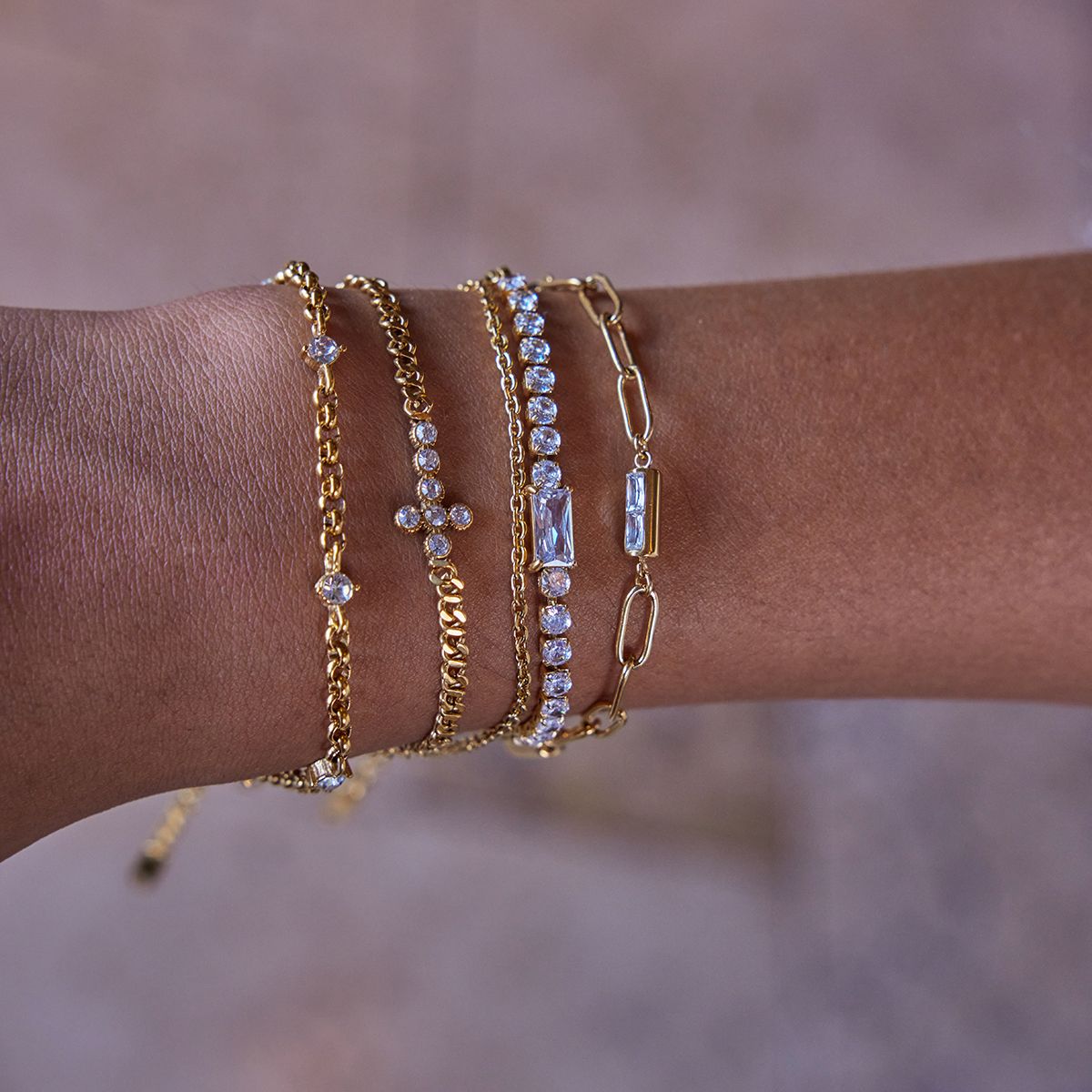Zircon Cross Chain Bracelet