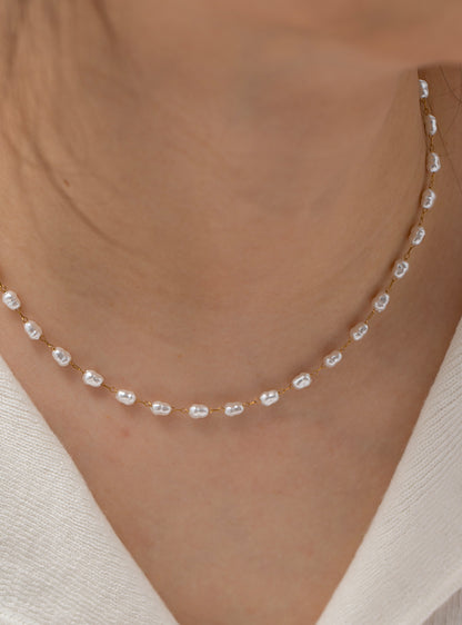 Retro Pearl Choker Necklace