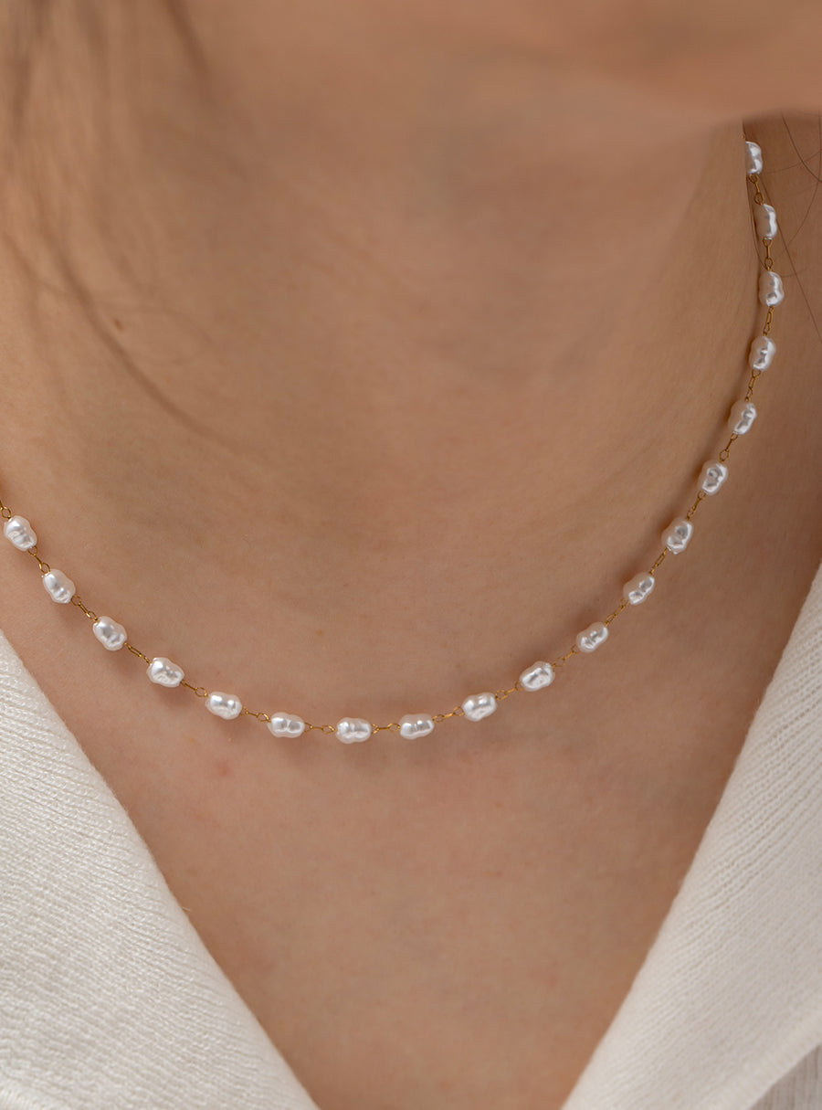 Retro Pearl Choker Necklace