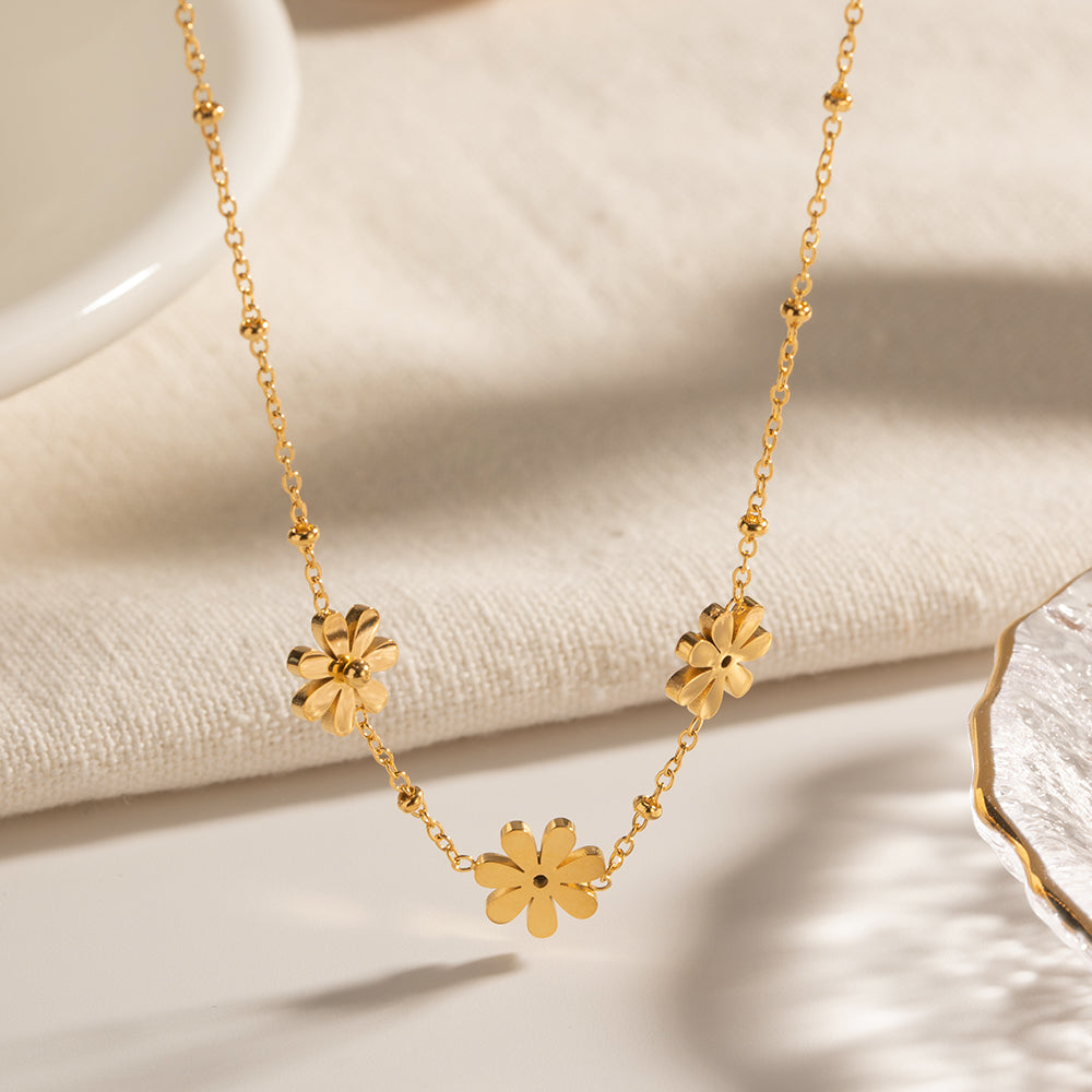 Rhinestone Flower Necklace