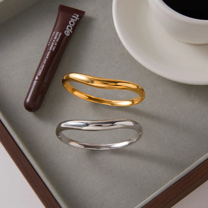 Elara Flow Bangle
