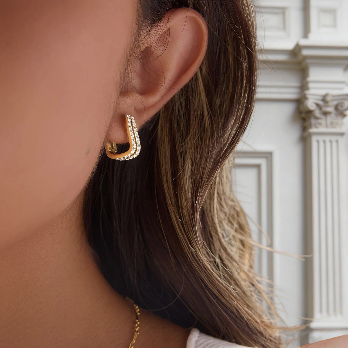 C-Ring Hollow Earring